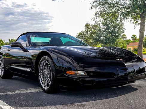 Used 1998 Chevrolet Corvette Convertible w/ Memory Pkg RWD image 20
