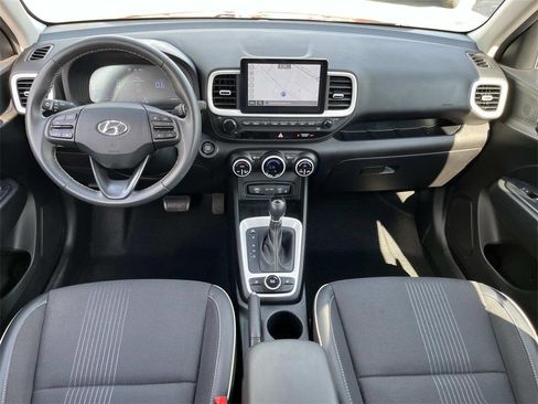Used 2024 Hyundai Venue Limited image 25