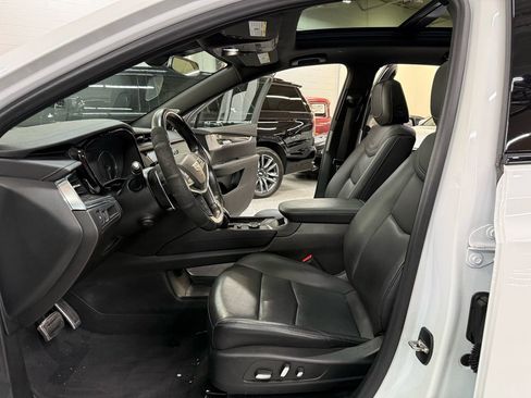Used 2022 Cadillac XT5 Sportv image 11