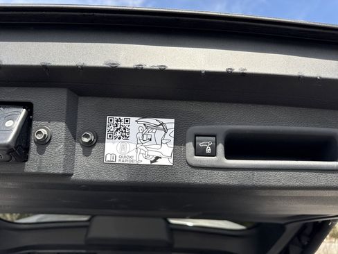 Used 2023 Toyota Sienna Platinum FWD image 41