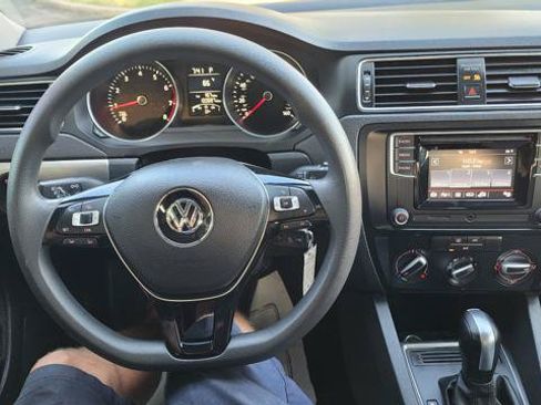 Used 2017 Volkswagen Jetta S FWD image 16