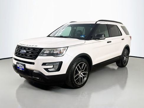 Used 2016 Ford Explorer Sport w/ Equipment Group 401A AWD/4WD image 3