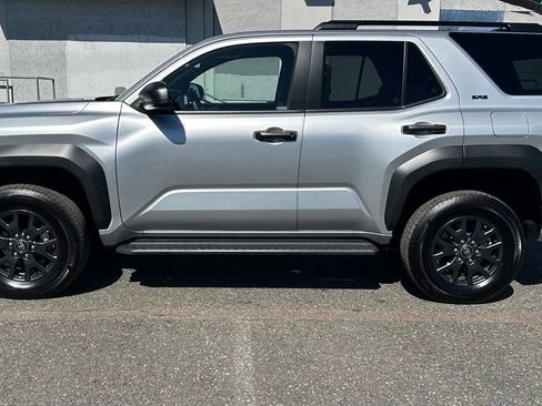 Certified 2025 Toyota 4Runner SR5 AWD/4WD image 8