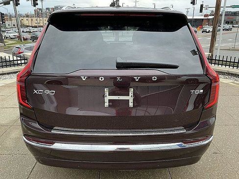 New 2026 Volvo XC90 T8 Ultra w/ Protection Package Premier AWD/4WD image 9
