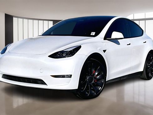 Used 2025 Tesla Model Y Performance image 1