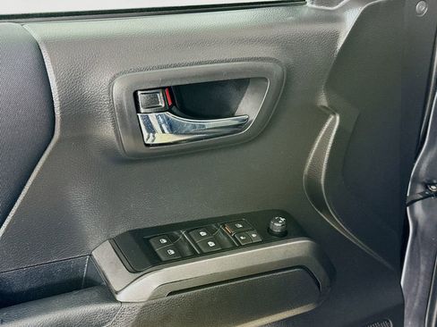 Used 2023 Toyota Tacoma TRD Off-Road image 20