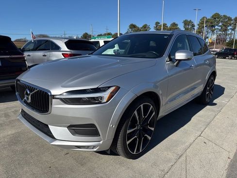 Used 2021 Volvo XC60 T5 Momentum w/ Advanced Package image 1
