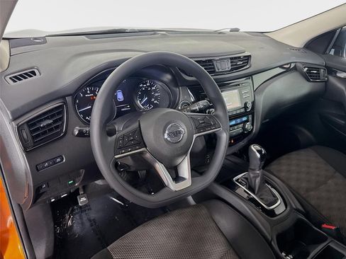 Used 2017 Nissan Rogue Sport SV FWD image 9