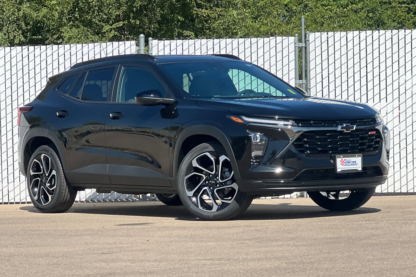 New 2026 Chevrolet Trax RS w/ Sunroof Package FWD image 2
