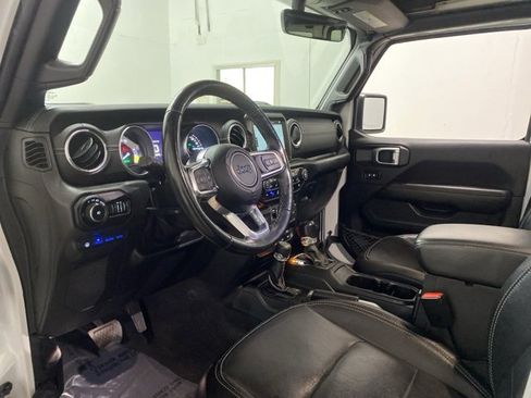 Used 2021 Jeep Wrangler Unlimited Sahara w/ Cold Weather Group image 15