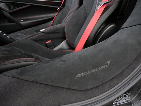 New 2025 McLaren 750S Spider image 21