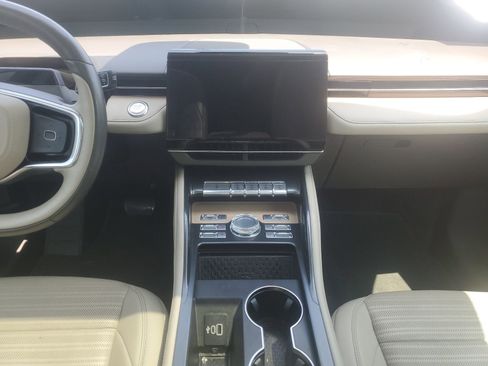 Used 2024 Lincoln Nautilus Reserve w/ Equipment Group 202A AWD/4WD image 10