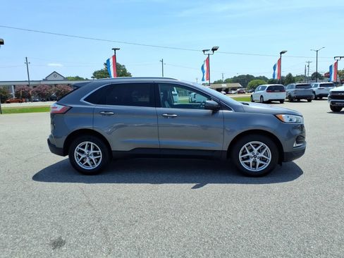 Used 2021 Ford Edge SEL AWD/4WD image 6