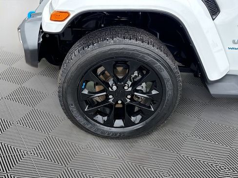 Used 2023 Jeep Wrangler Unlimited Sahara w/ Cold Weather Group image 34