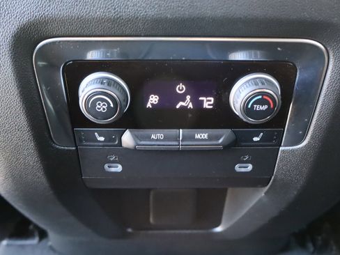 Used 2024 Chevrolet Suburban High Country w/ Premium Package image 34