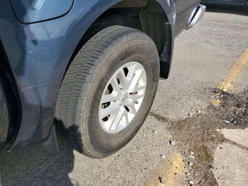 Used 2019 Nissan Frontier SV AWD/4WD image 8