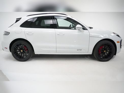 New 2026 Porsche Macan GTS image 9