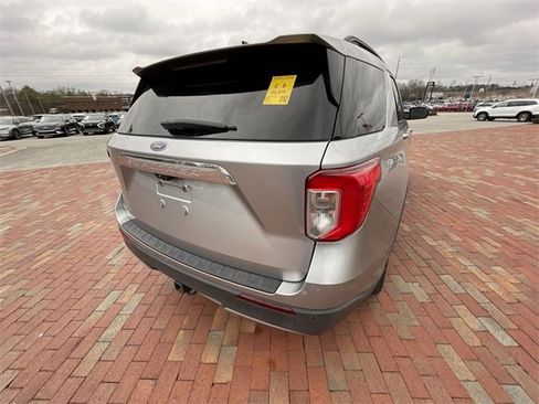 Used 2021 Ford Explorer XLT w/ Equipment Group 202A image 19