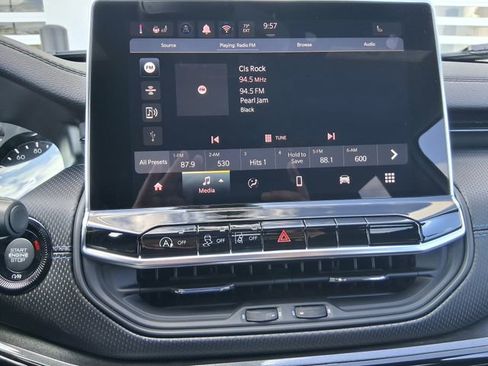 New 2026 Jeep Compass Latitude image 16