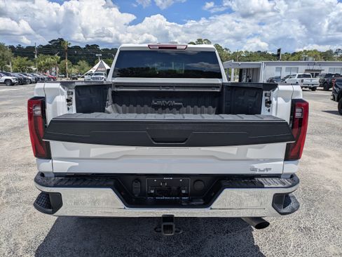 Used 2025 GMC Sierra 2500 SLT AWD/4WD image 15