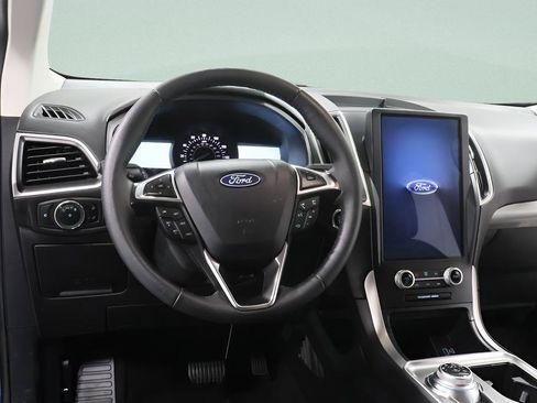 Used 2024 Ford Edge SEL w/ Convenience Package AWD/4WD image 9