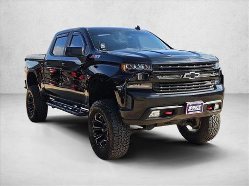 Used 2019 Chevrolet Silverado 1500 LT Trail Boss w/ Convenience Package image 3