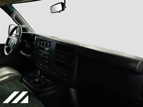 Used 2019 Chevrolet Express 2500 Extended RWD image 30