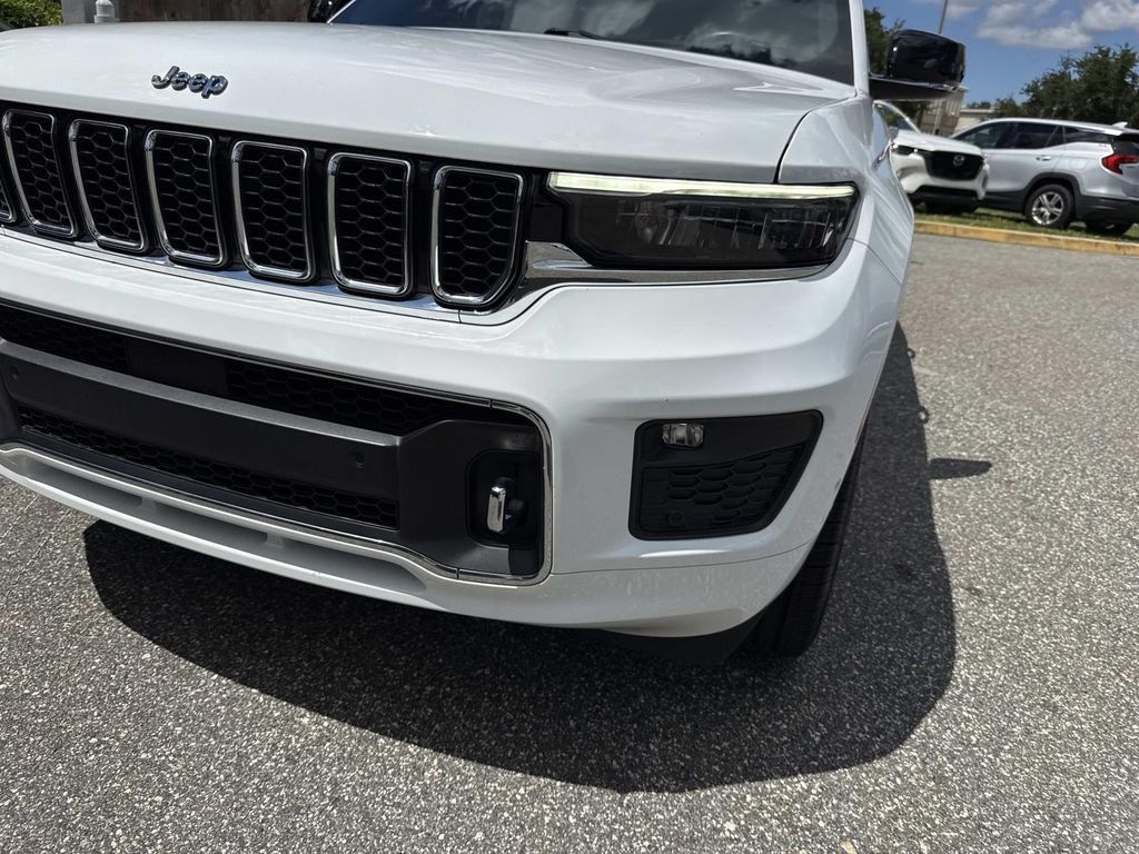Used 2021 Jeep Grand Cherokee L Overland w/ Luxury Tech Group IV RWD image 10