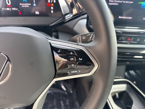 Used 2023 Volkswagen ID.4 Pro image 19