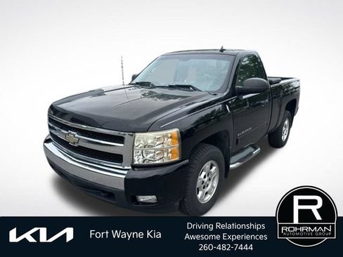 Used 2007 Chevrolet Silverado 1500 LT w/ 1LT Convenience Package AWD/4WD image 1