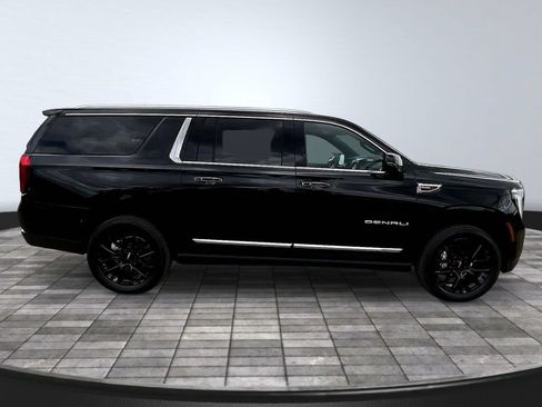New 2026 GMC Yukon XL Denali w/ Sun & Power Step Package AWD/4WD image 17
