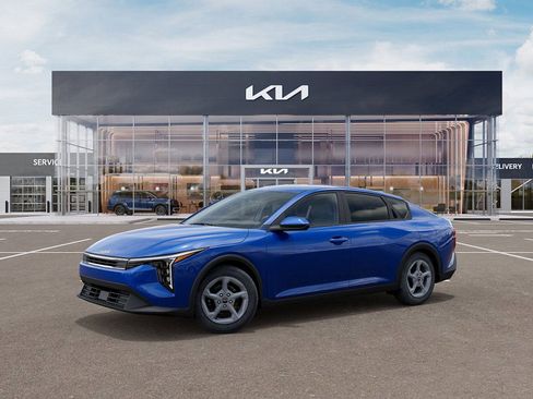 New 2025 Kia K4 LXS image 4