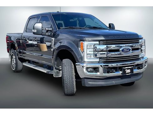 Used 2018 Ford F250 Lariat w/ FX4 Off-Road Package image 2