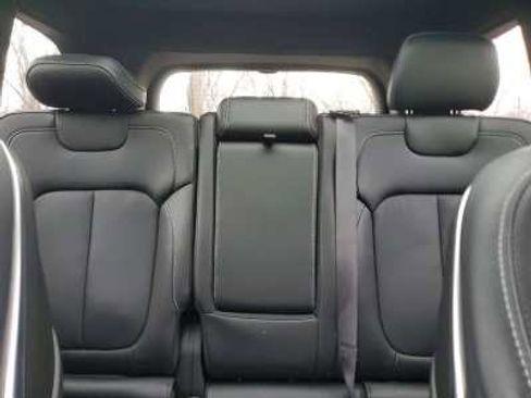 Used 2025 Jeep Grand Cherokee Overland w/ Luxury Tech Group IV AWD/4WD image 6