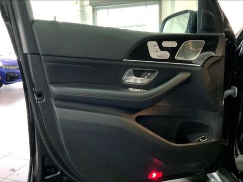 Used 2022 Mercedes-Benz GLS 450 4MATIC image 10