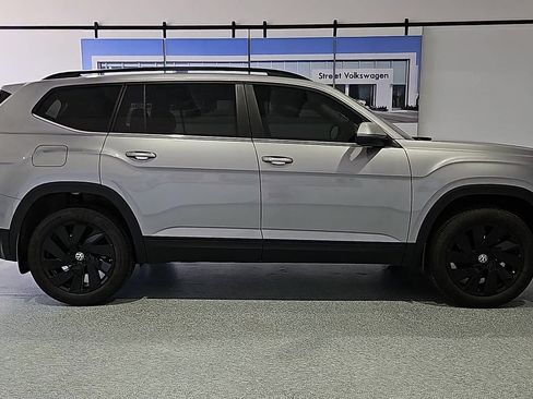 New 2026 Volkswagen Atlas SE FWD image 10