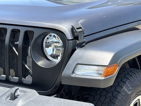 Used 2020 Jeep Gladiator Sport w/ Quick Order Package 23S AWD/4WD image 6