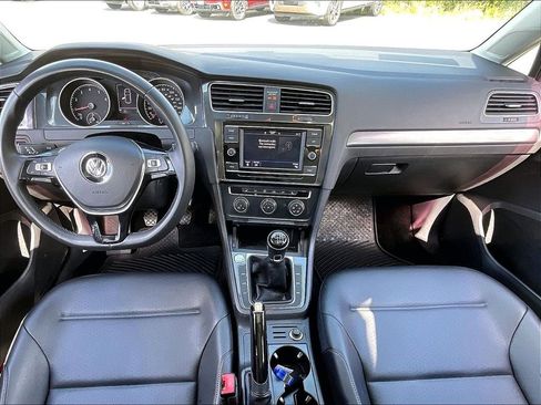 Used 2020 Volkswagen Golf 4-Door FWD image 20