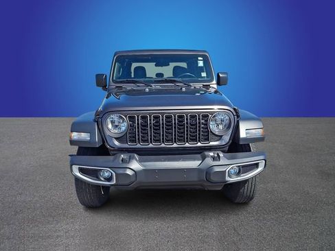 Used 2024 Jeep Gladiator Sport AWD/4WD image 2