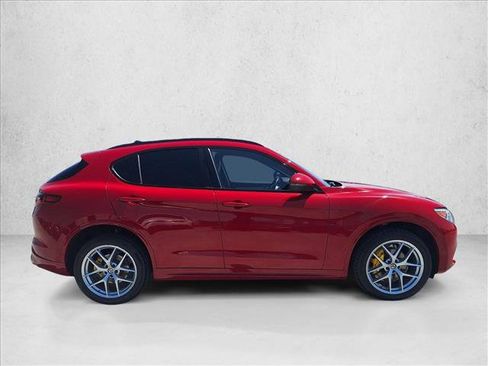 Used 2020 Alfa Romeo Stelvio Ti Sport w/ Quick Order Package 22S Sport AWD/4WD image 4