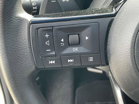 Used 2021 Nissan Rogue SV image 19