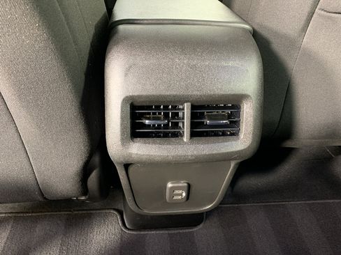 Used 2022 Chevrolet Equinox LS w/ LS Convenience Package FWD image 33