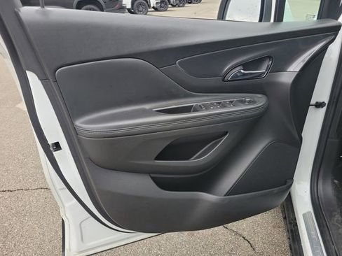 Used 2022 Buick Encore Preferred AWD/4WD image 13
