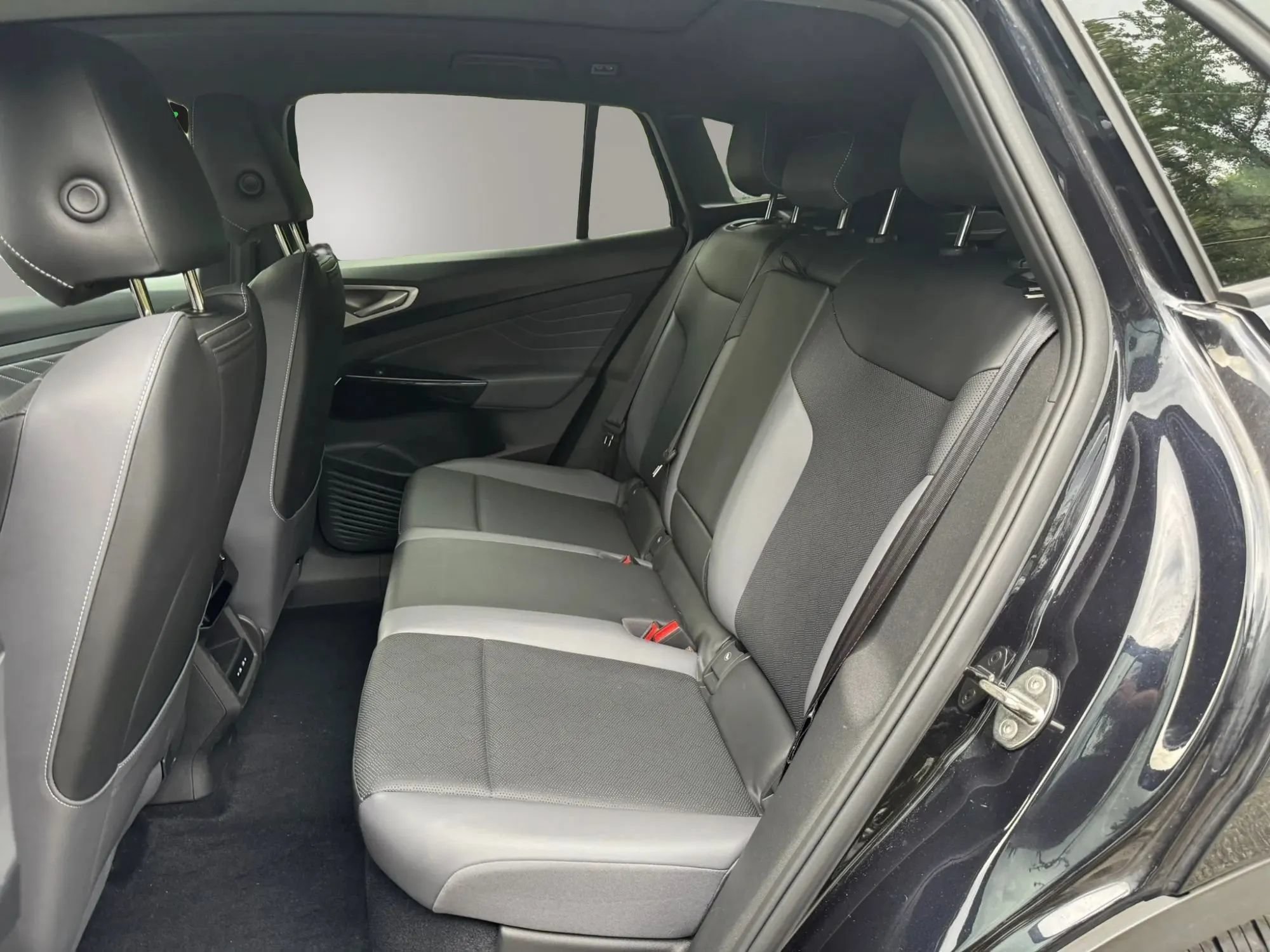 Used 2023 Volkswagen ID.4 Pro S RWD image 19