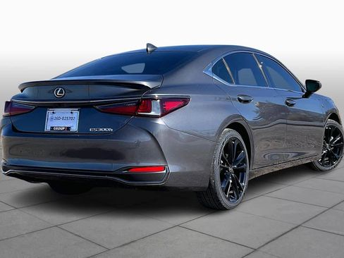 Used 2024 Lexus ES 300h F Sport image 12