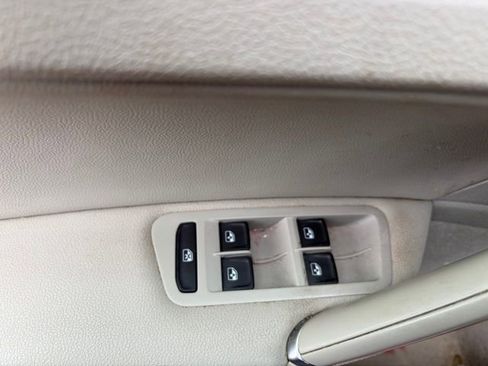 Used 2017 Volkswagen Golf Wolfsburg Edition image 27