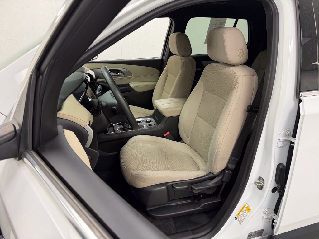 Used 2022 Chevrolet Traverse LS AWD/4WD image 21