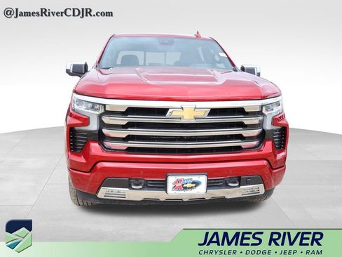 Used 2023 Chevrolet Silverado 1500 High Country w/ Technology Package AWD/4WD image 9