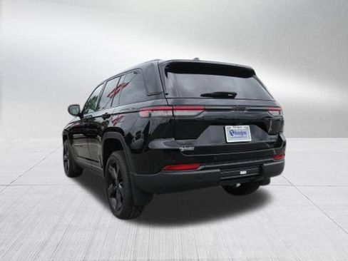 Certified 2023 Jeep Grand Cherokee Limited w/ Black Appearance Package AWD/4WD image 5