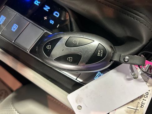 Used 2025 Hyundai Elantra Limited FWD image 20